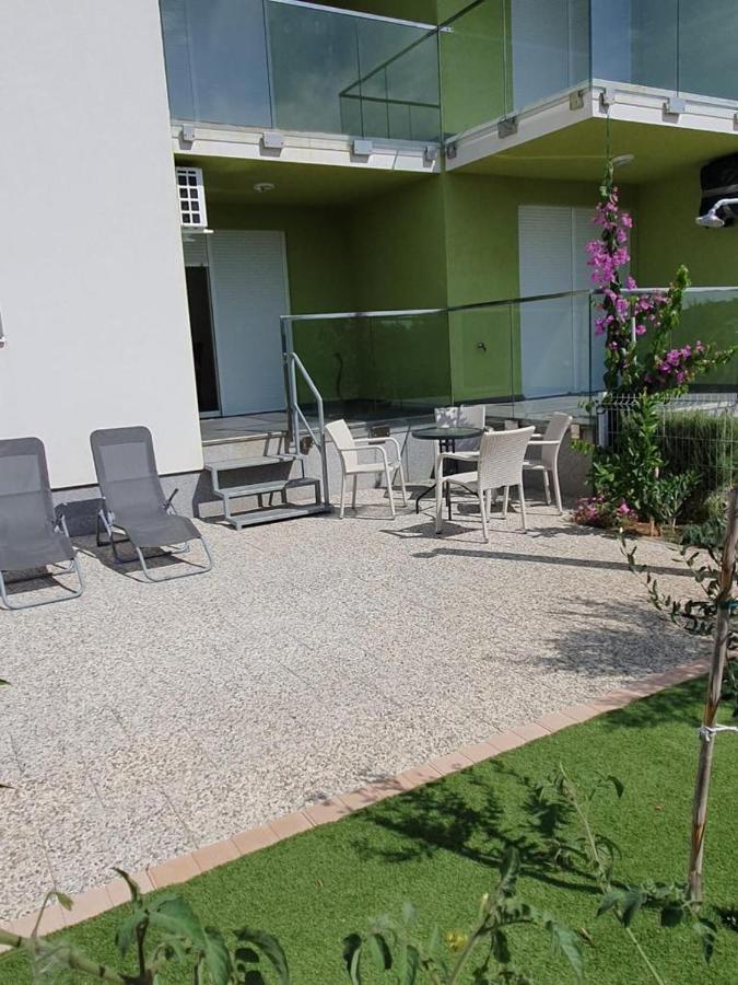 Apartmani Matko Nin Exterior photo