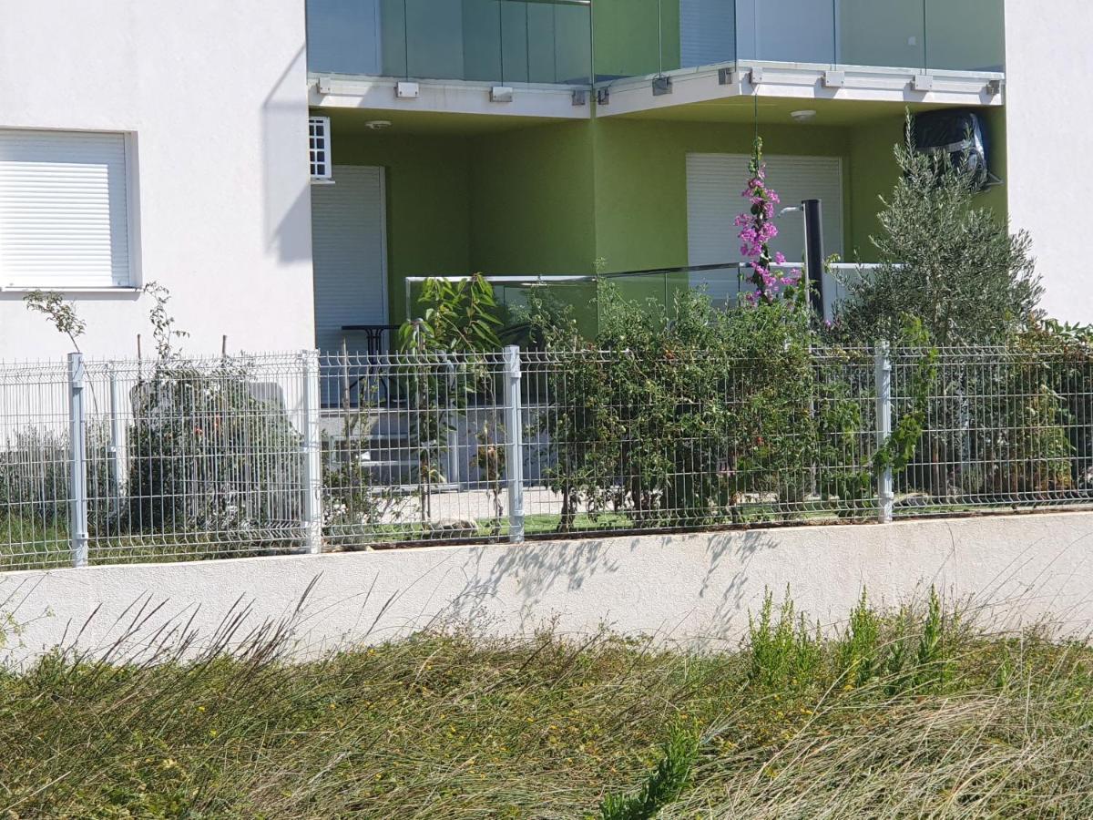 Apartmani Matko Nin Exterior photo