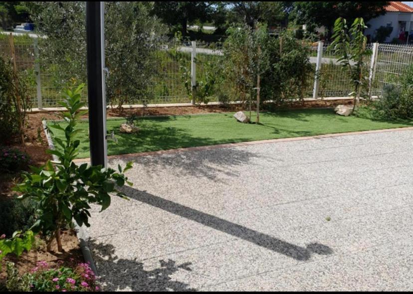 Apartmani Matko Nin Exterior photo
