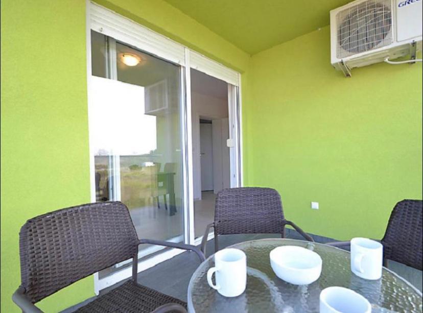 Apartmani Matko Nin Exterior photo