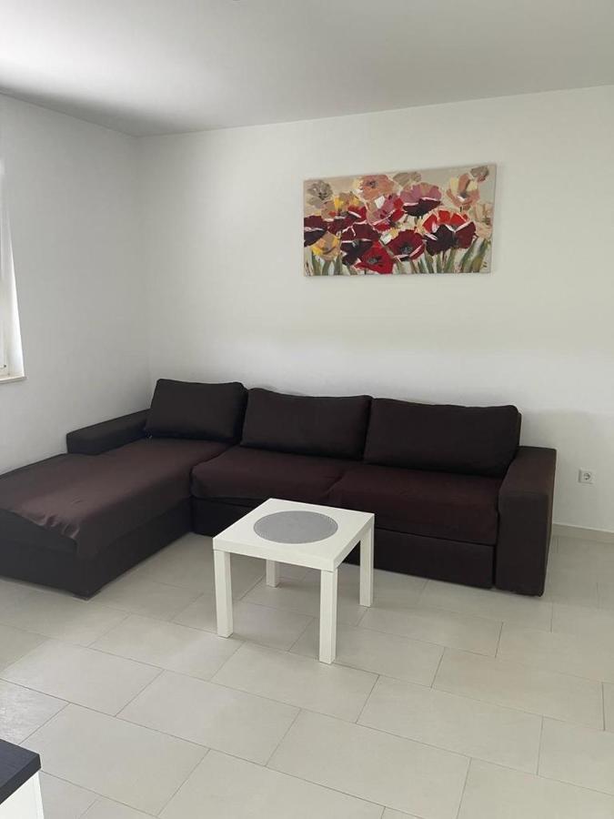 Apartmani Matko Nin Exterior photo