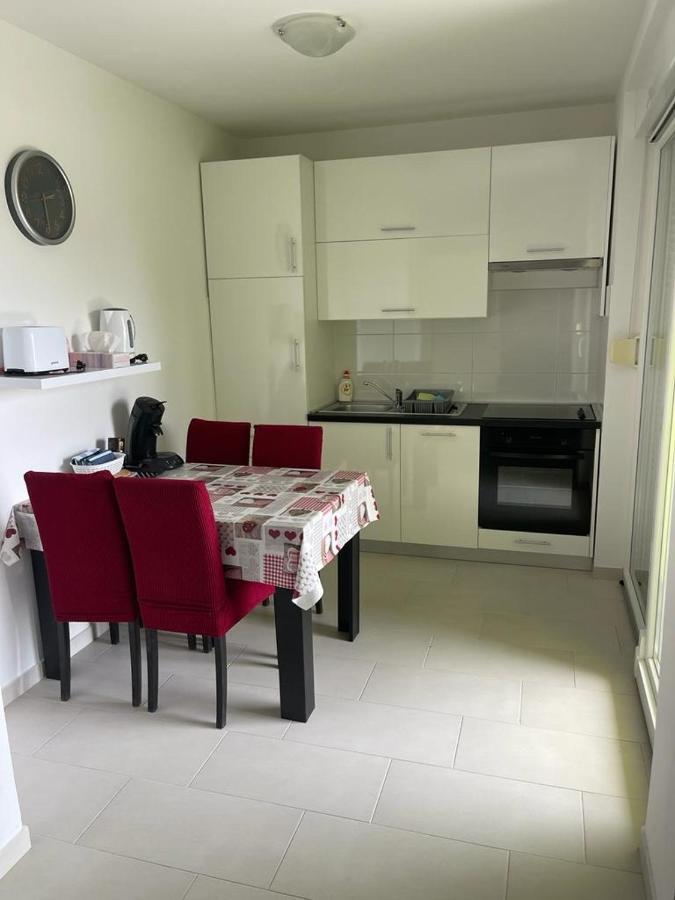 Apartmani Matko Nin Exterior photo